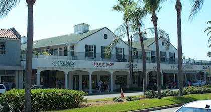 Ground Floor Luxury Villa Steps From Venice Beach