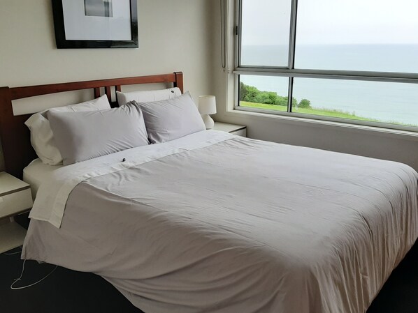 2 bedrooms, iron/ironing board, travel cot, free WiFi