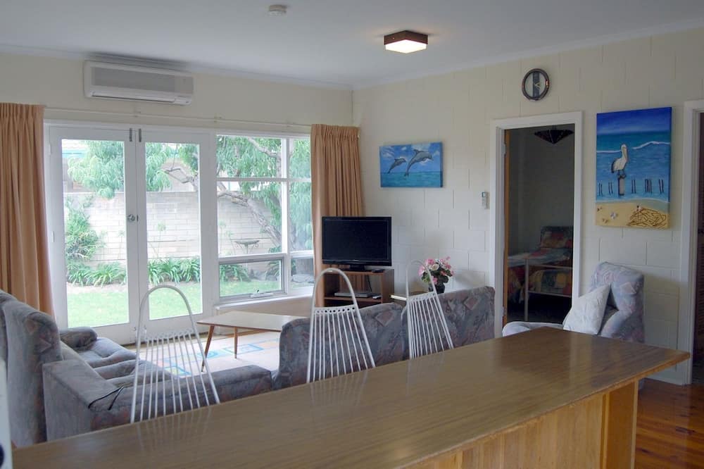 Comfortable Unit Close to the Beach