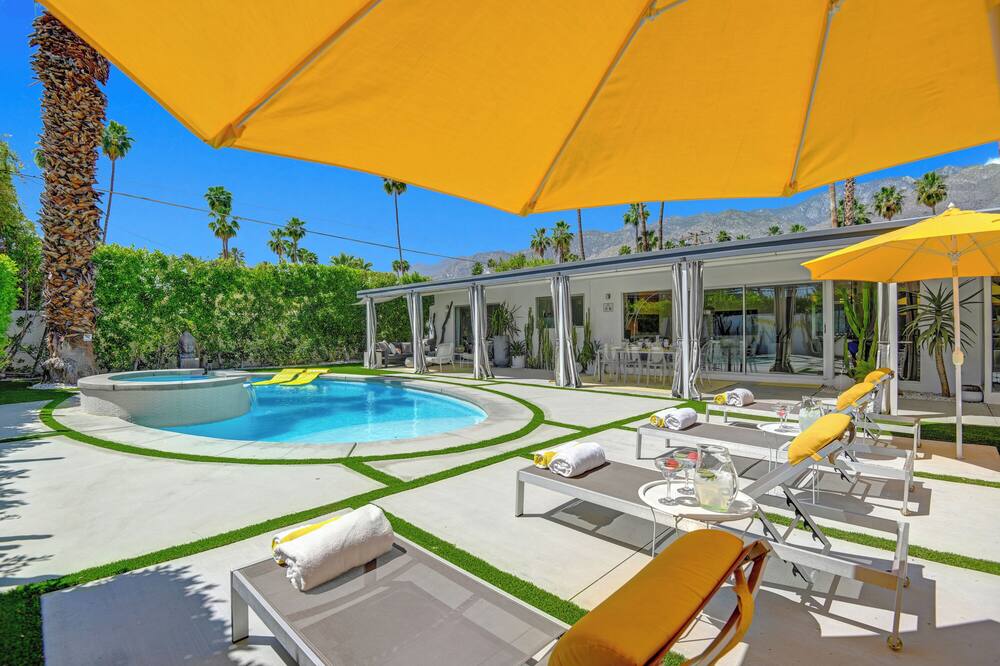 Deepwell Dream Home - Modern Luxury, Close to Everything, Amazing Location