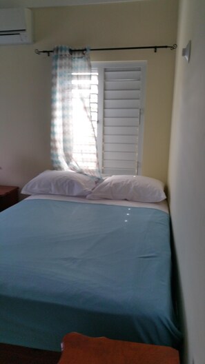 3 bedrooms, in-room safe, iron/ironing board, WiFi