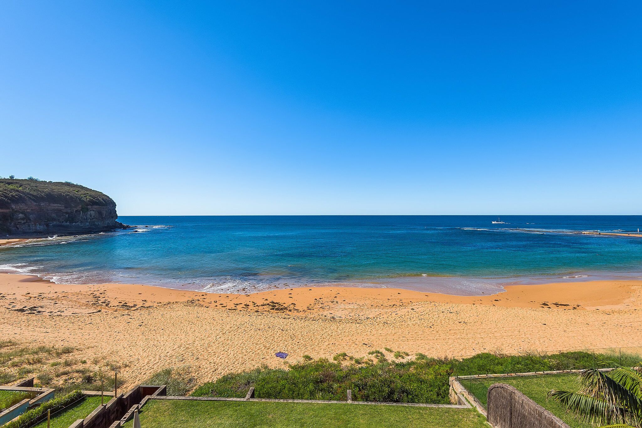 Seabreeze - Carefree Absolute Beachfront Living — image 13