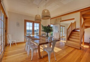 Dining - Monterey Bay of Fires (Binalong Bay)