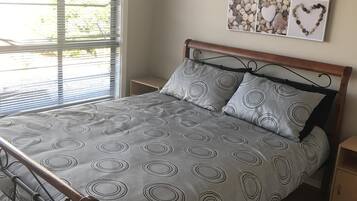 4 slaapkamers, een strijkplank/strijkijzer