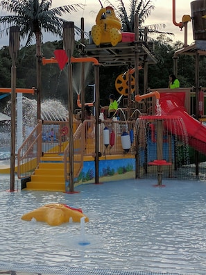 Piscina interna, piscina externa