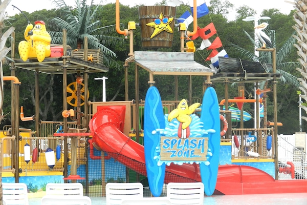 Splash zone at free water park