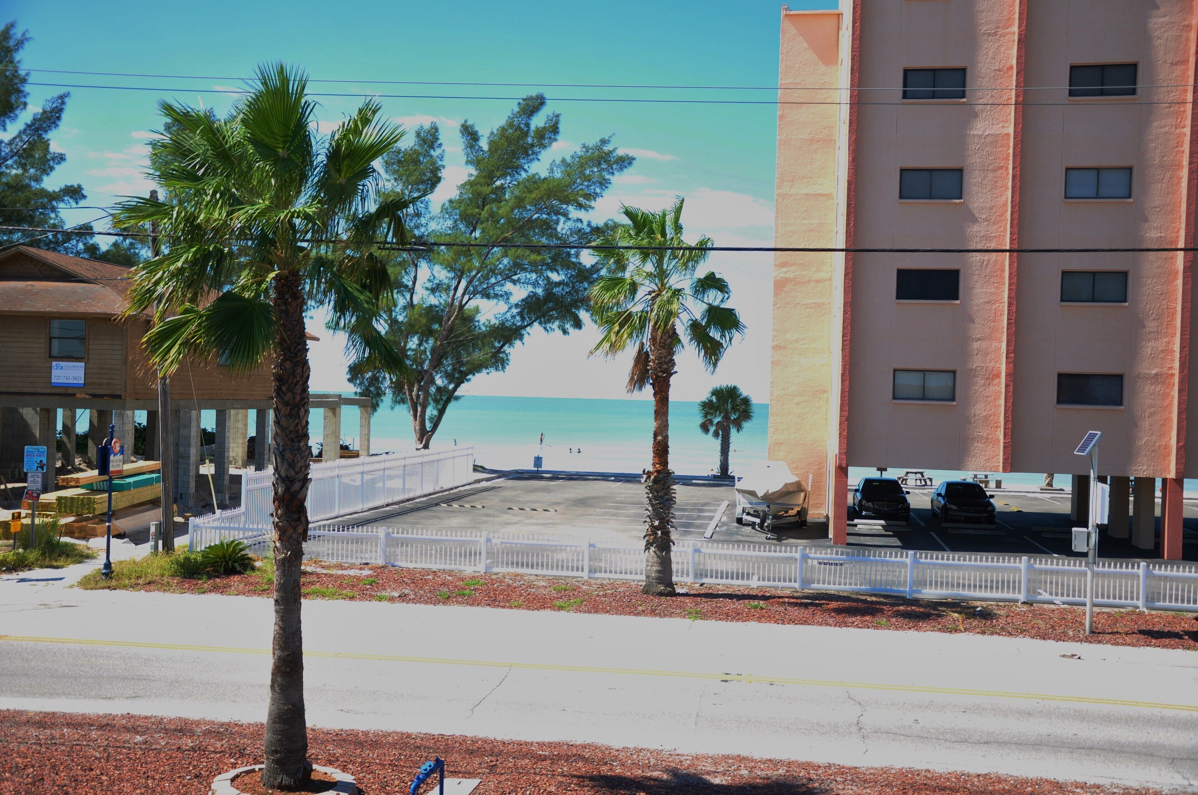 Gorgeous One Bedroom 2nd floor Gulf View of Sunset Beach