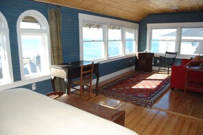 4 bedrooms, iron/ironing board, WiFi, bed sheets - Cape Ann, Annisquam panoramic ocean views from every room. (Gloucester)