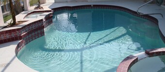 A Piece of Heaven, Waterfront Home, oppvarmet skjermet basseng og i Port Charlotte