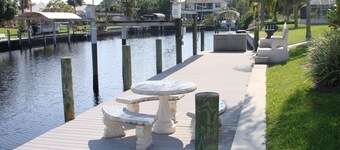A Piece of Heaven, Waterfront Home, Heated Screened Pool & in Port Charlotte