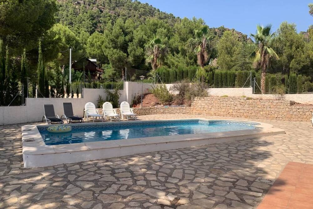 Lovely Villa With Beautiful Views, Private Pool, 4 Double Bedrooms, 2 Bathrooms
