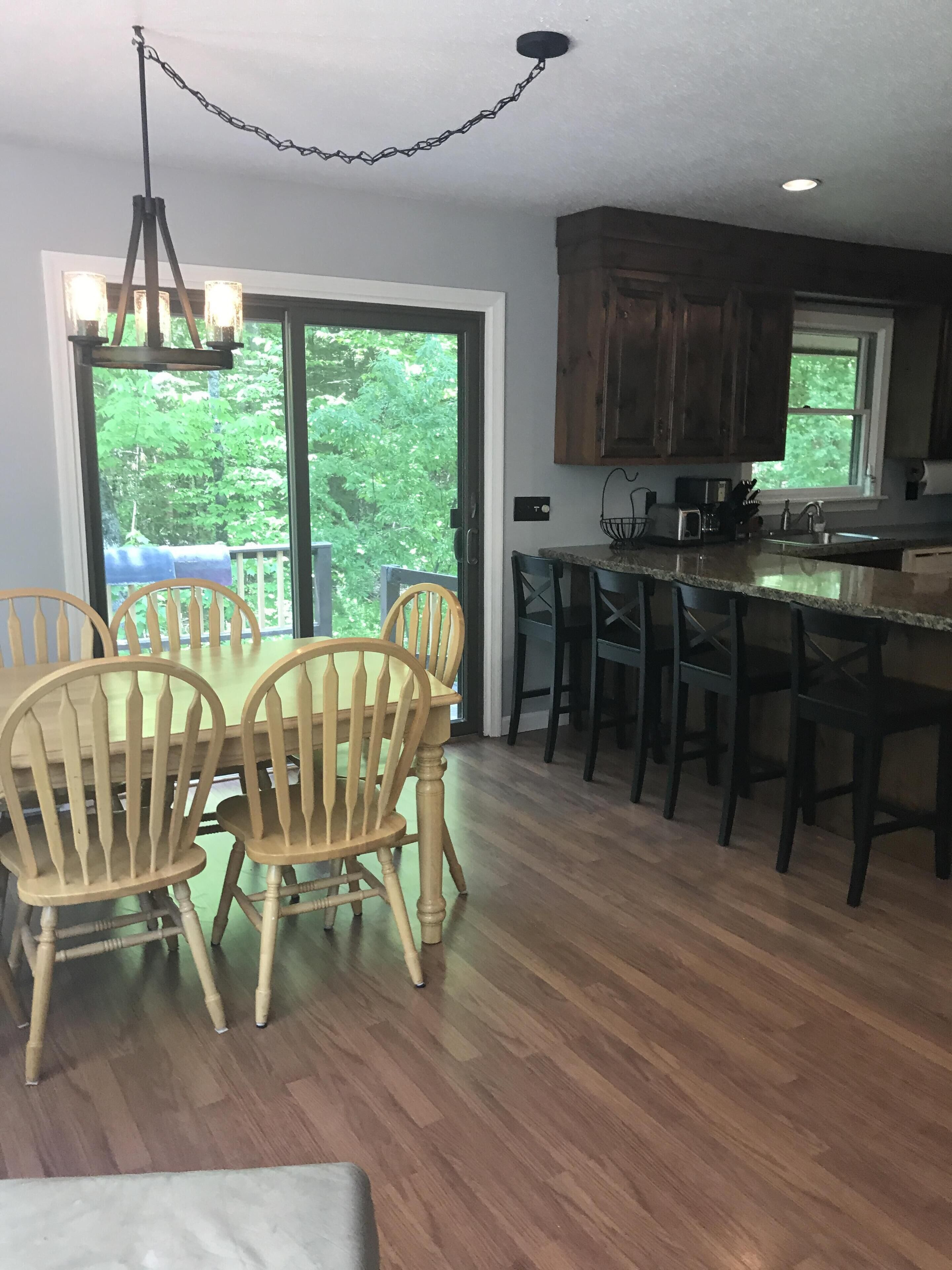  Clean Comfortable Chalet Located In The Heart Of The White Mountains  