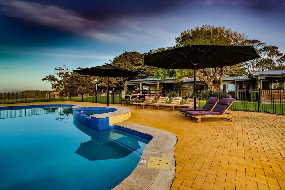 Island Bay Ranch - Entire Resort including 6 cabins