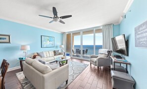 Télévision à écran plat, Netflix, lecteur de DVD, services de streaming