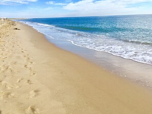 Beach nearby, sun loungers, beach towels