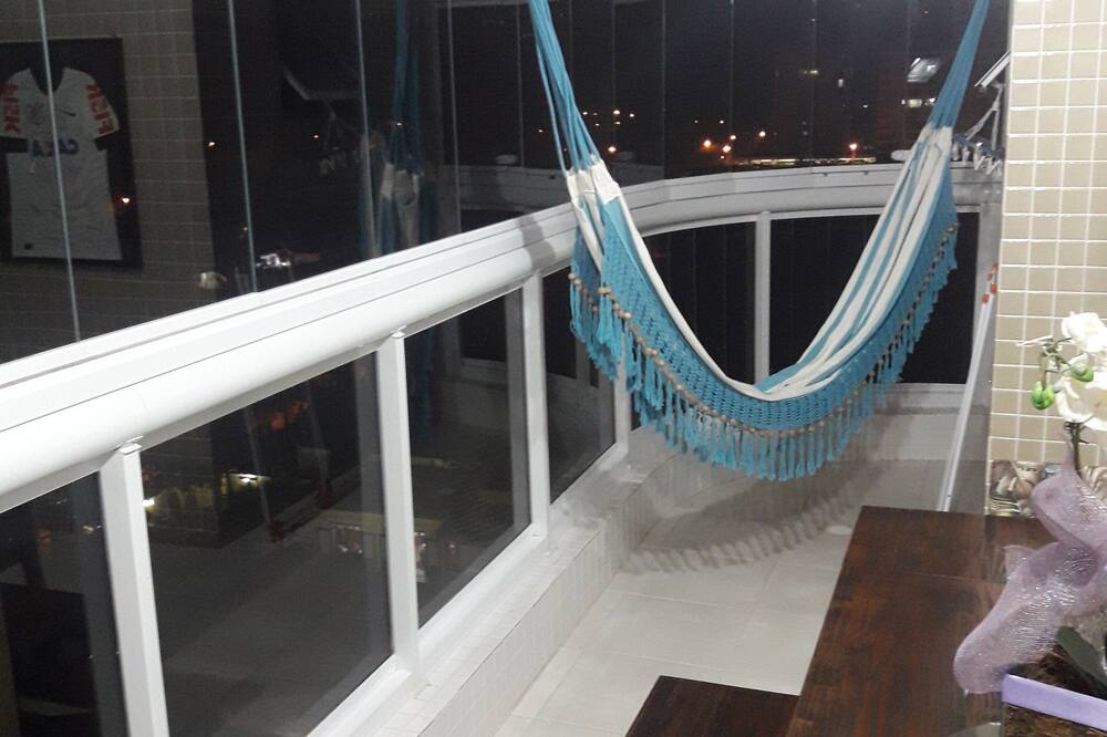 São Lourenço Beach Condominium with complete leisure facilities and ocean views.