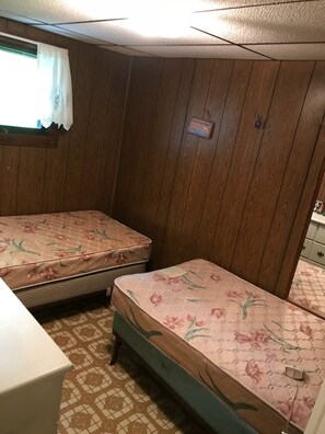 2 bedrooms, free WiFi - Piedmont lake hunting and fishing cabin (Freeport)