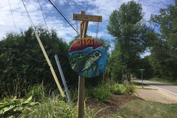 Sign at entrance of driveway