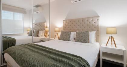 StayCentral - Brunswick Vibe (Parkville/Brunswick) - Sydney Rd, Brunswick - 2 Bedrooms, 2 Beds, 1 Bathrooms, 1 secure parking spot (small car only) and free street parking nearby.