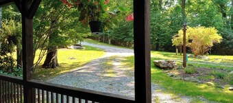 Family Fun Cabin-Hike Otter Falls/Firepit/New Hot Tub/TheatreRoom/Ideal Location