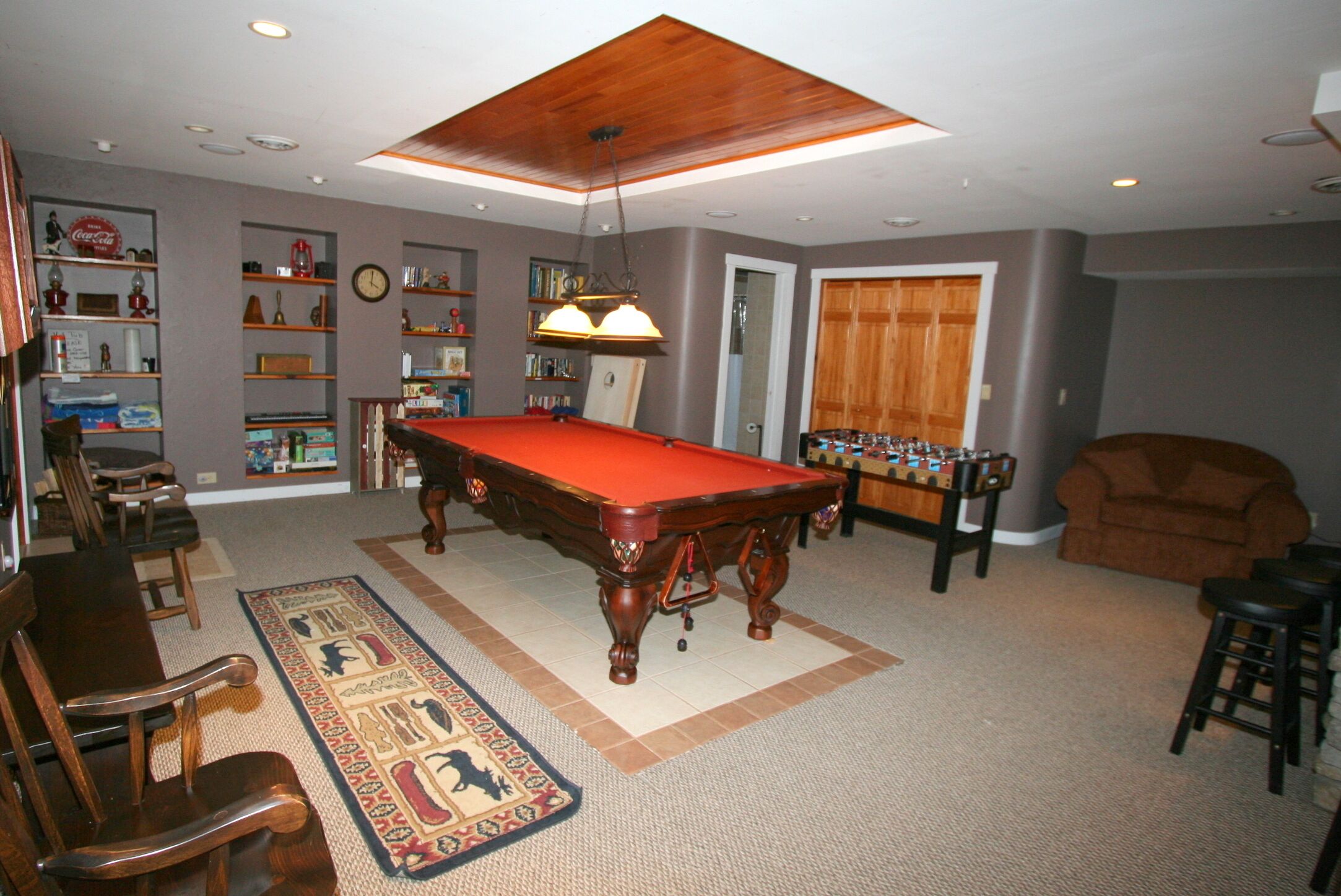 Family Fun Cabin-Ideal Location/Theater Rm/Firepit/New Hot Tub /Hike Otter Falls
