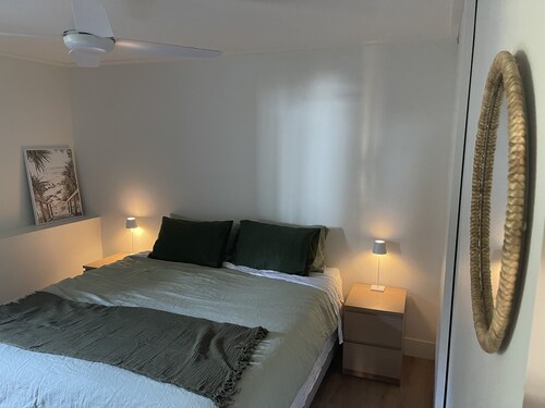 BURLEIGH BEACH TOWER-1階の改装されたユニット