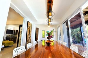Dining - Dreamtime 6-Beachfront, Butler, Chef, Driver, Modern (Montego Bay)