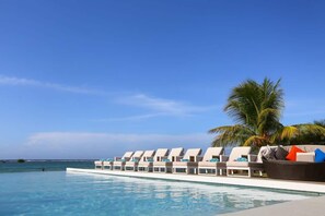 Pool - Dreamtime 6-Beachfront, Butler, Chef, Driver, Modern (Montego Bay)