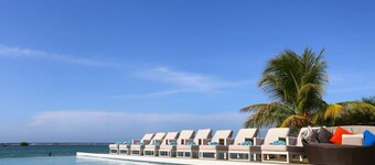 Dreamtime 6-Beachfront, Butler, Chef, Driver, Modern