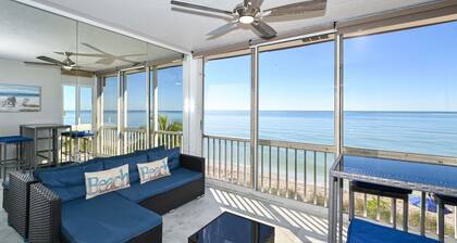 Beachfront Condo - 3 BR- Heated Pool - Free Boat Docks – Upscale – Siesta Key