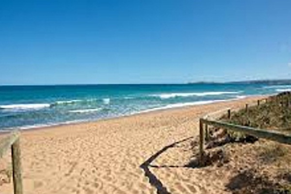 Sulla spiaggia, lettini da mare