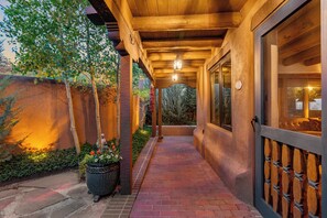 Exterior detail - Casa Galisteo | Cozy Santa Fe Retreat (Santa Fe)