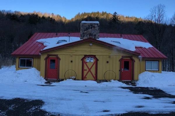 The Dew Drop Inn (Right Side of Duplex)
