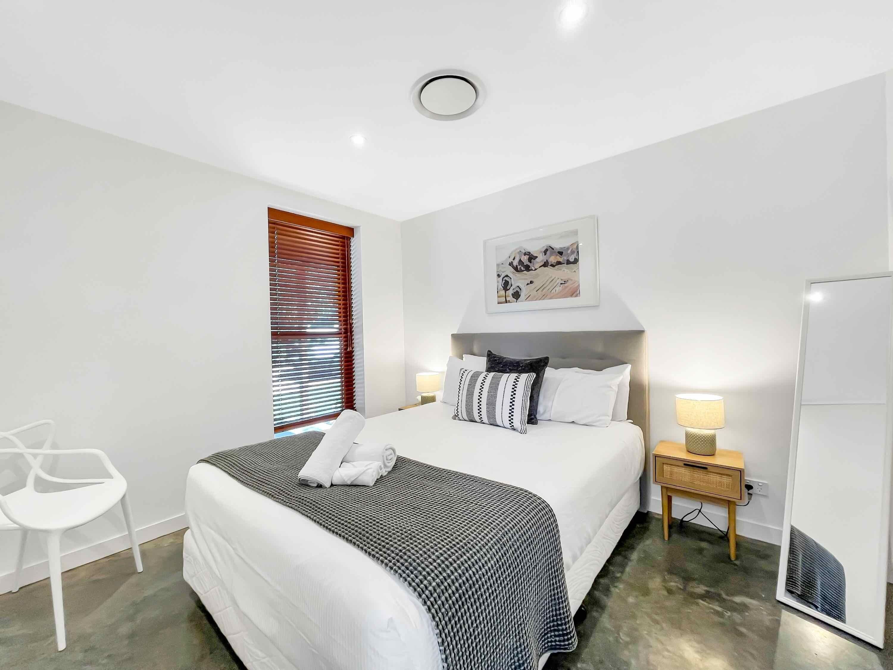 Two Doors - Unique 2 Bdrm Cottage On Picturesque Vineyard Estate - Hunter Region