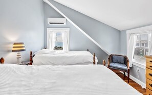 4 bedrooms, iron/ironing board, internet