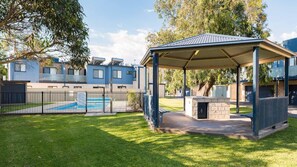 Property grounds - Sea Breeze - sleeps 7 (COWES)