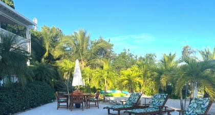 PALM BREEZE VILLA