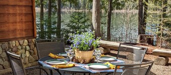 Absolutely Fantastic Lake Front Cabin Near West Glacier National Park