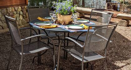 Absolutely Fantastic Lake Front Cabin Near West Glacier National Park