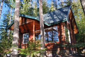 Exterior detail - Absolutely Fantastic Lake Front Cabin Near West Glacier National Park (Columbia Falls)
