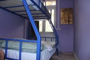 1 bedroom, desk, soundproofing, iron/ironing board - 1 Bedroom Appartament in Center (Dzveli Tbilisi)