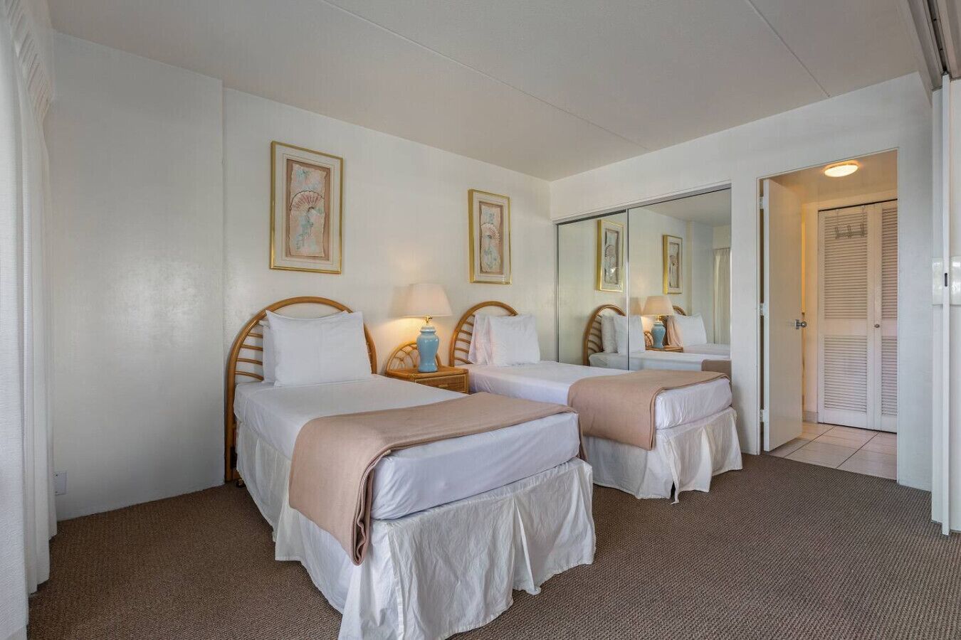 2 bedrooms, iron/ironing board, WiFi
