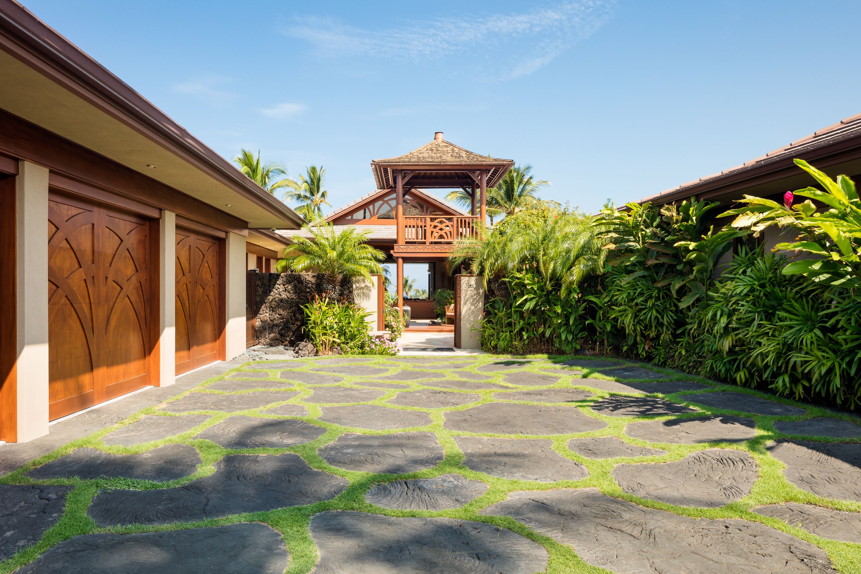 Spacious Ocean View Home. Steps From White Sand Beach. Private pool & spa. - Photo 15