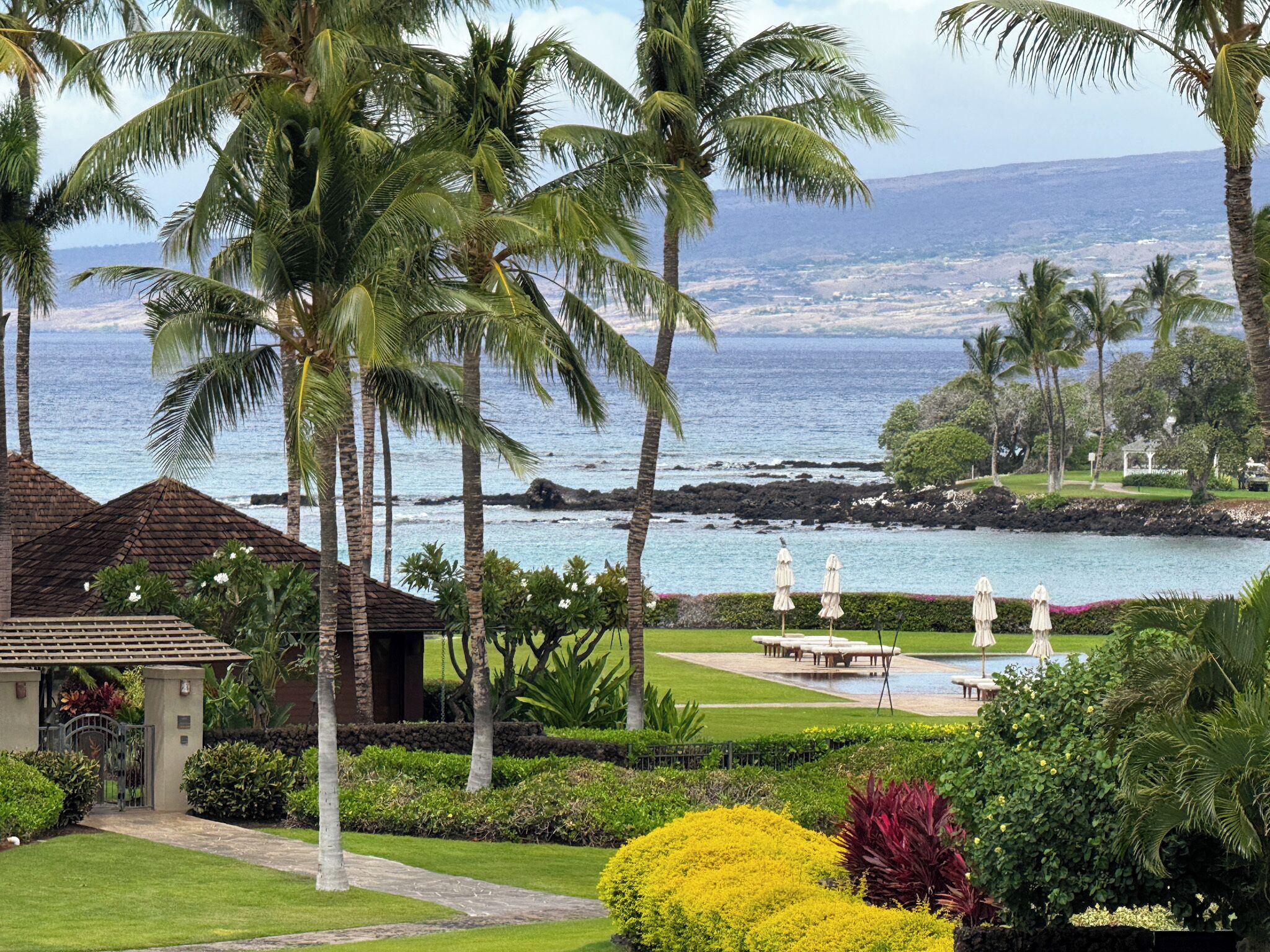Spacious Ocean View Home. Steps From White Sand Beach. Private pool & spa. - Photo 16