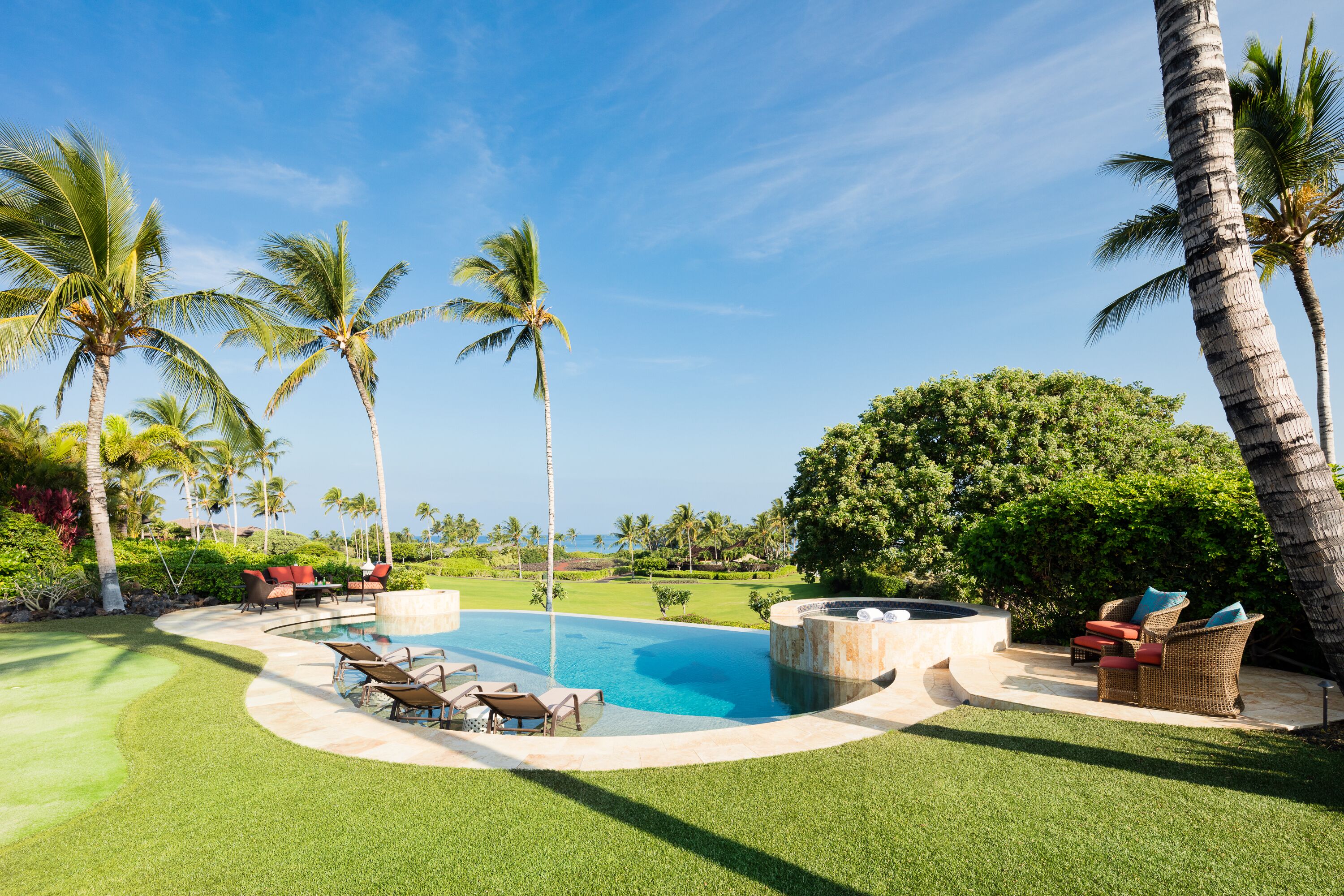 Spacious Ocean View Home. Steps From White Sand Beach. Private pool & spa. - Photo 9