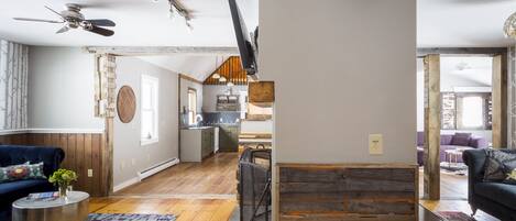 Televisor intel·ligent, llar de foc, videojocs i estèreo