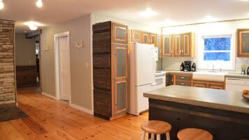 冰箱、微波炉、烤箱、炉灶