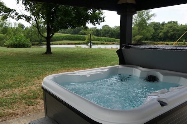 Bain à remous extérieur