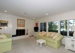 Flat-screen TV, DVD player - Tranquil Orleans Escape on Namequoit River with Views (1091) (Orleans)