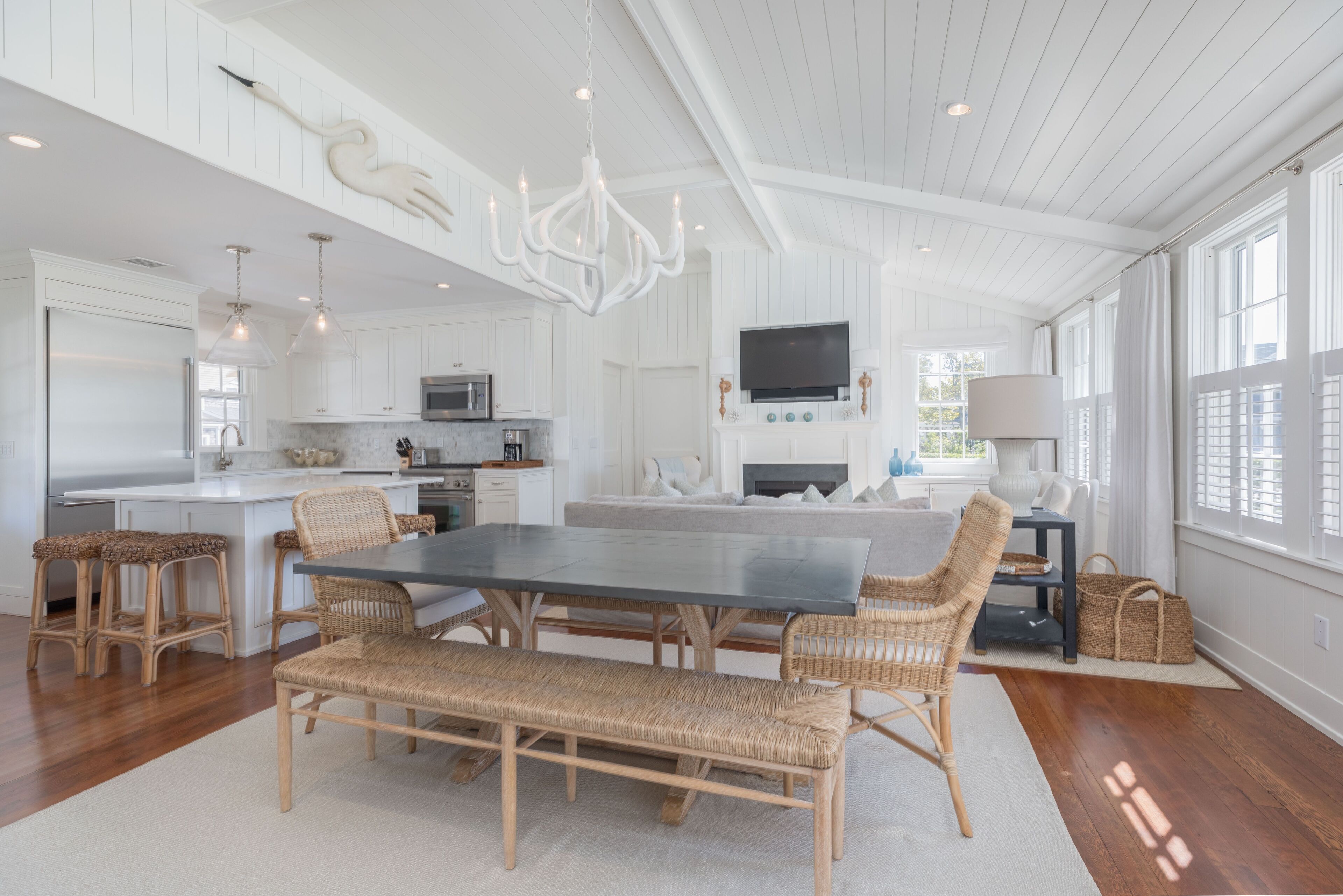 Completely Renovated Brant Point Vacation Home - Walk To Town & Beach!